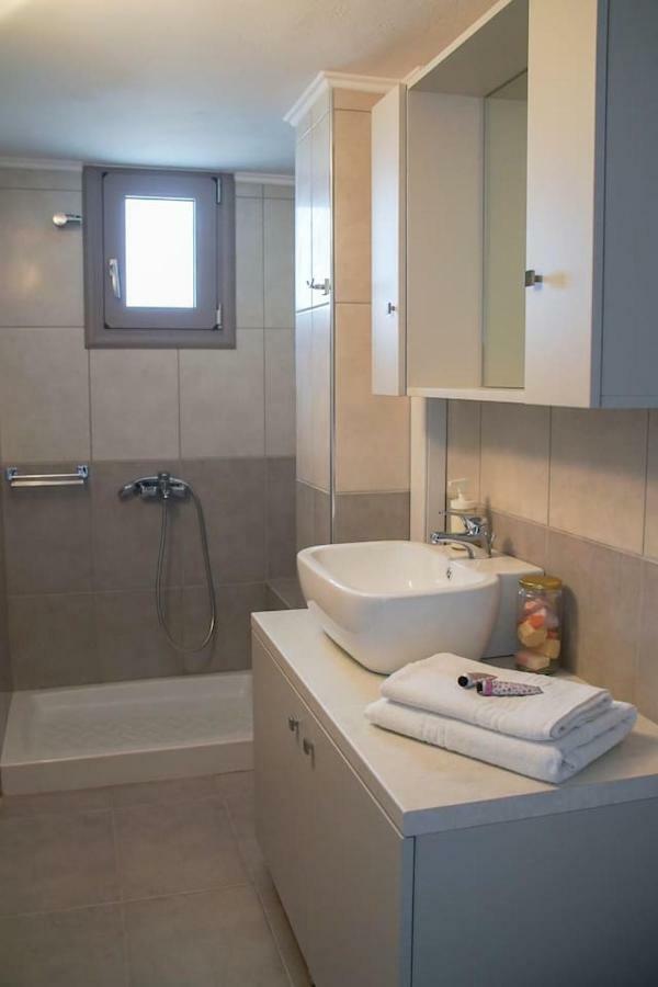 Legno Bianco Villa สตาลิดา ภายนอก รูปภาพ